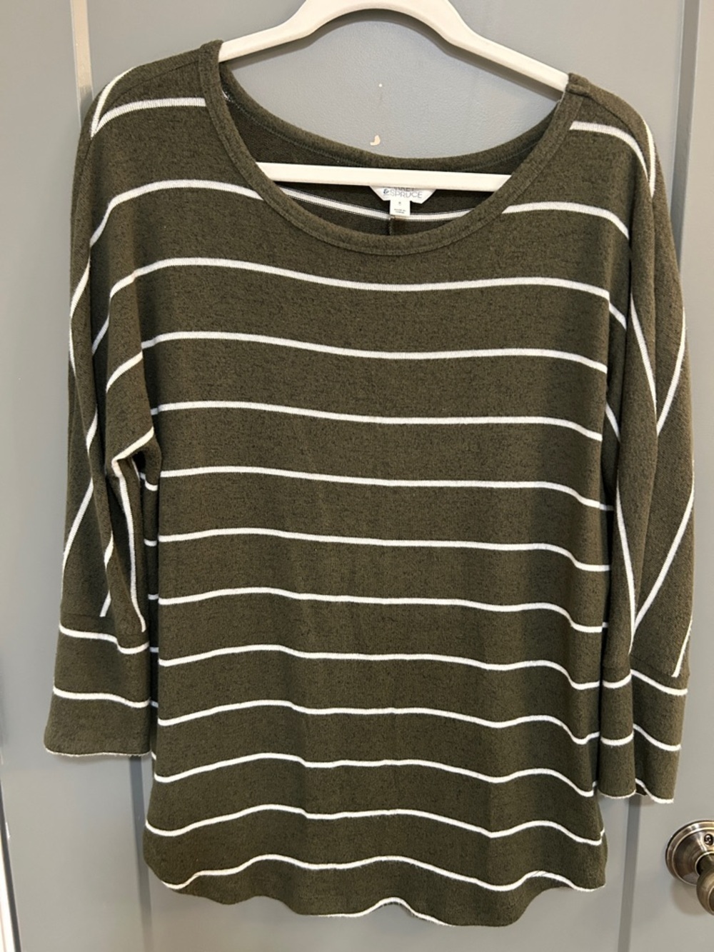 Market & Spruce Olive Green and White Striped Crewneck Top size medium